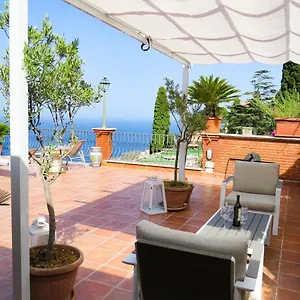 2* Apartahotel Athena