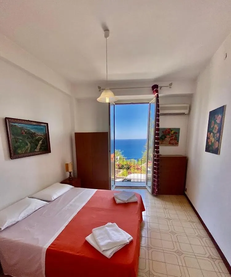 Camere Il Leone Taormina 0*,