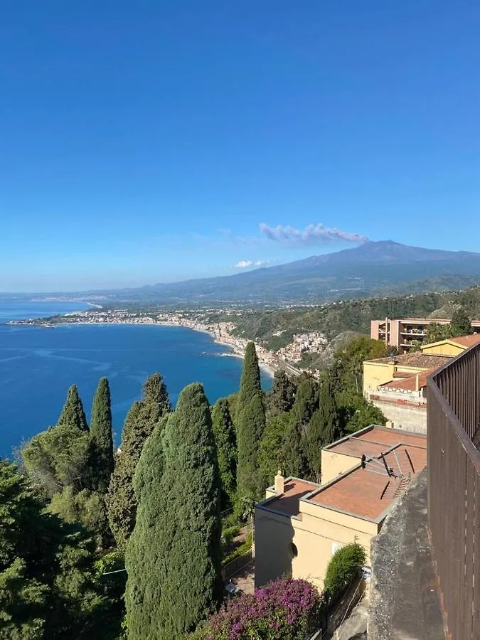 Camere Il Leone Taormina 0*,  Itálie